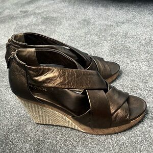 COLE HAAN bronze metallic platform wedge sandal with NIKE AIR sole - Womens 11B